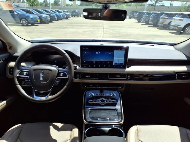 Certified 2022 Lincoln Nautilus Reserve image 6