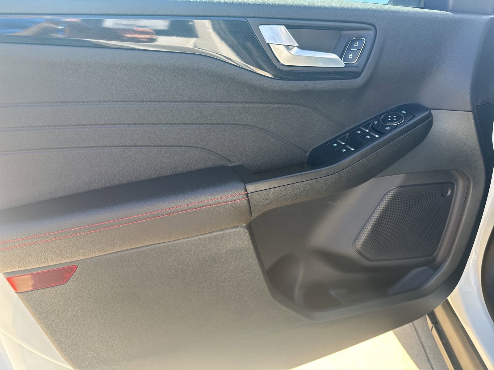 New 2026 Ford Escape ST-Line Select w/ Tech Pack #1 AWD/4WD image 10