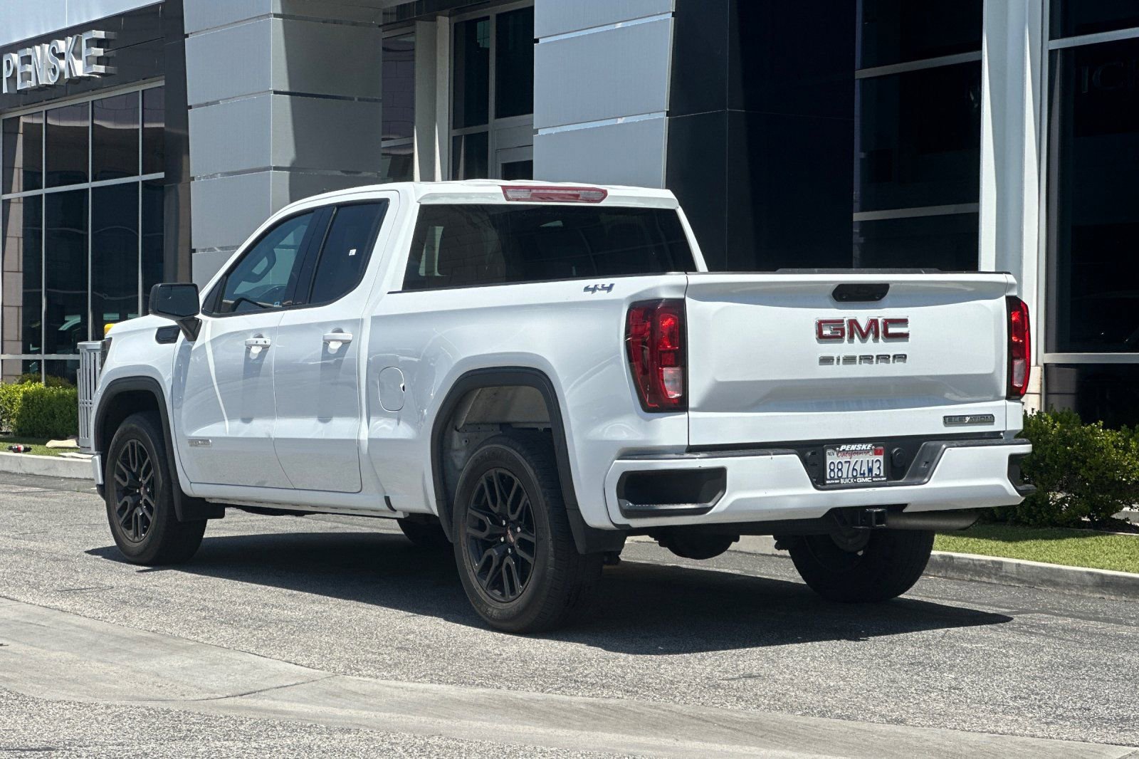 Used 2023 GMC Sierra 1500 Elevation AWD/4WD image 6