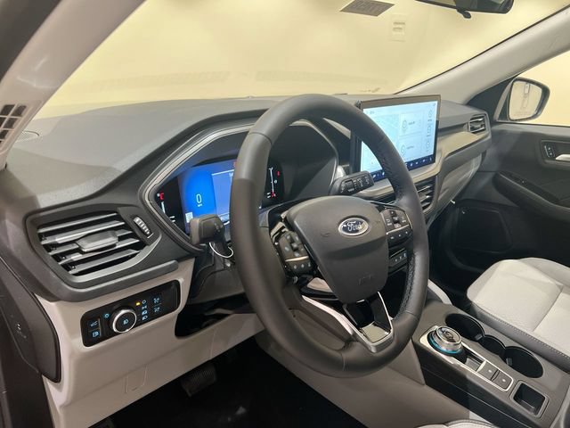 Used 2024 Ford Escape SE FWD video 2