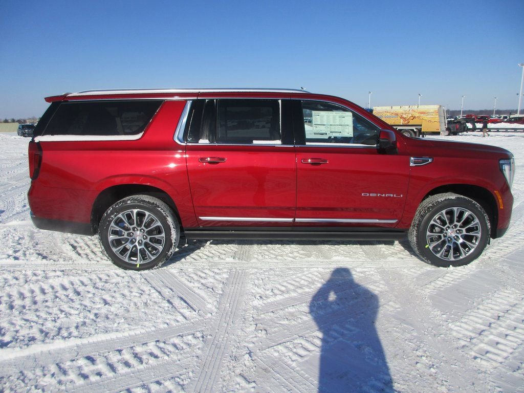 New 2026 GMC Yukon XL Denali w/ Sun & Power Step Package image 3