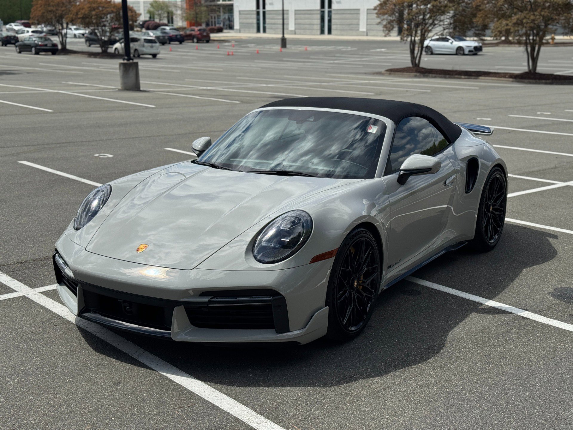 Used 2022 Porsche 911 Cabriolet AWD/4WD image 18