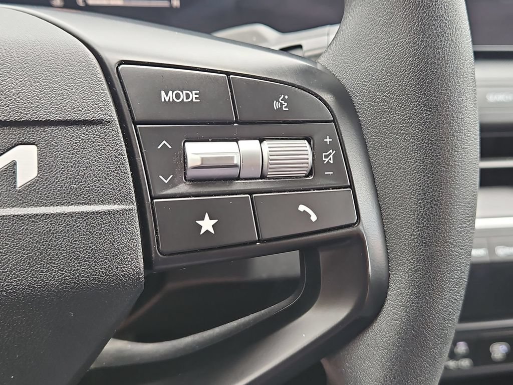 Used 2025 Kia K4 FWD image 22