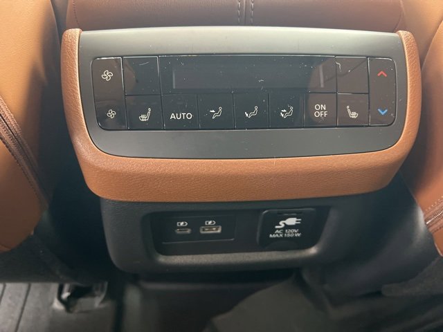 Used 2024 Nissan Pathfinder Platinum image 24