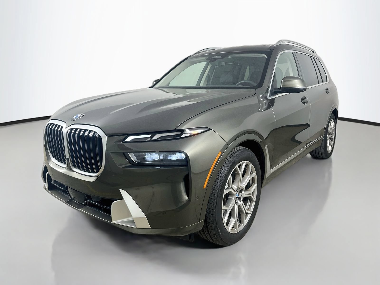 Used 2026 BMW X7 xDrive40i w/ Premium Package AWD/4WD image 1