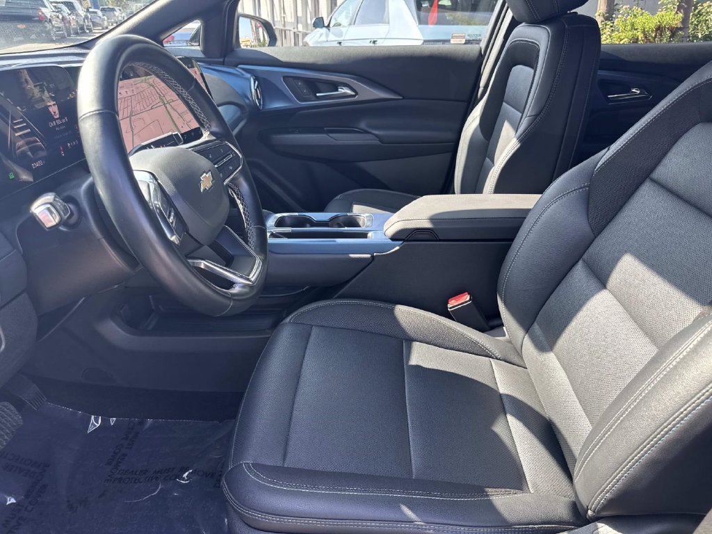Used 2024 Chevrolet Equinox EV LT w/ LPO, Blackout Package FWD image 18