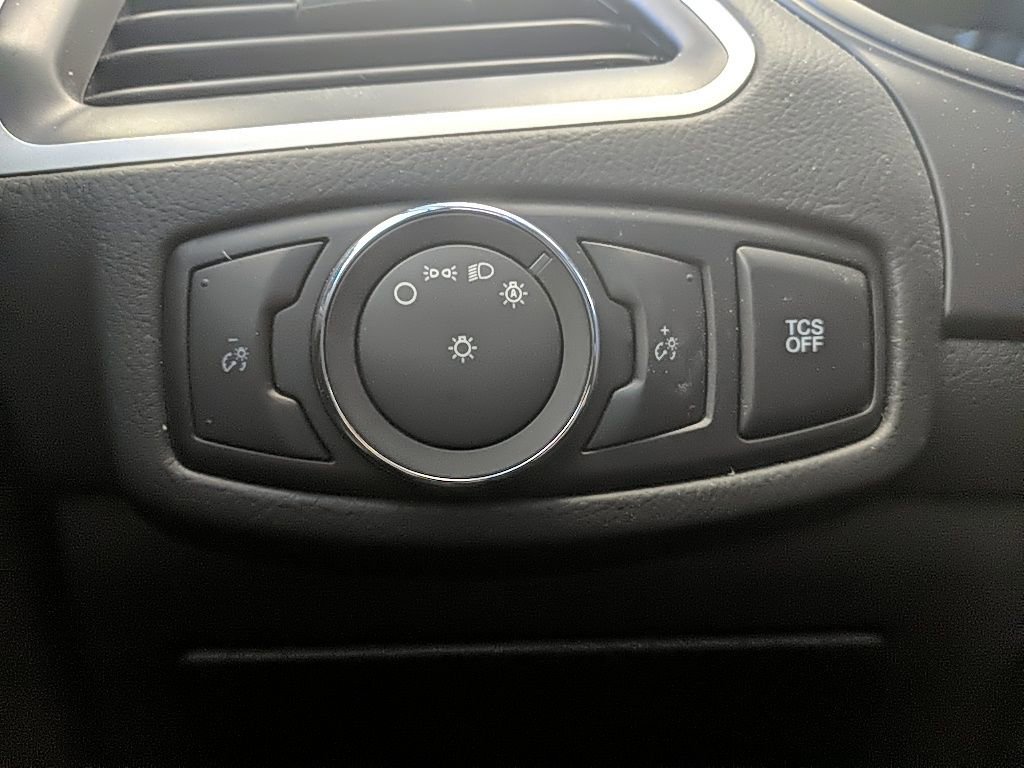 Used 2022 Ford Edge SEL image 23