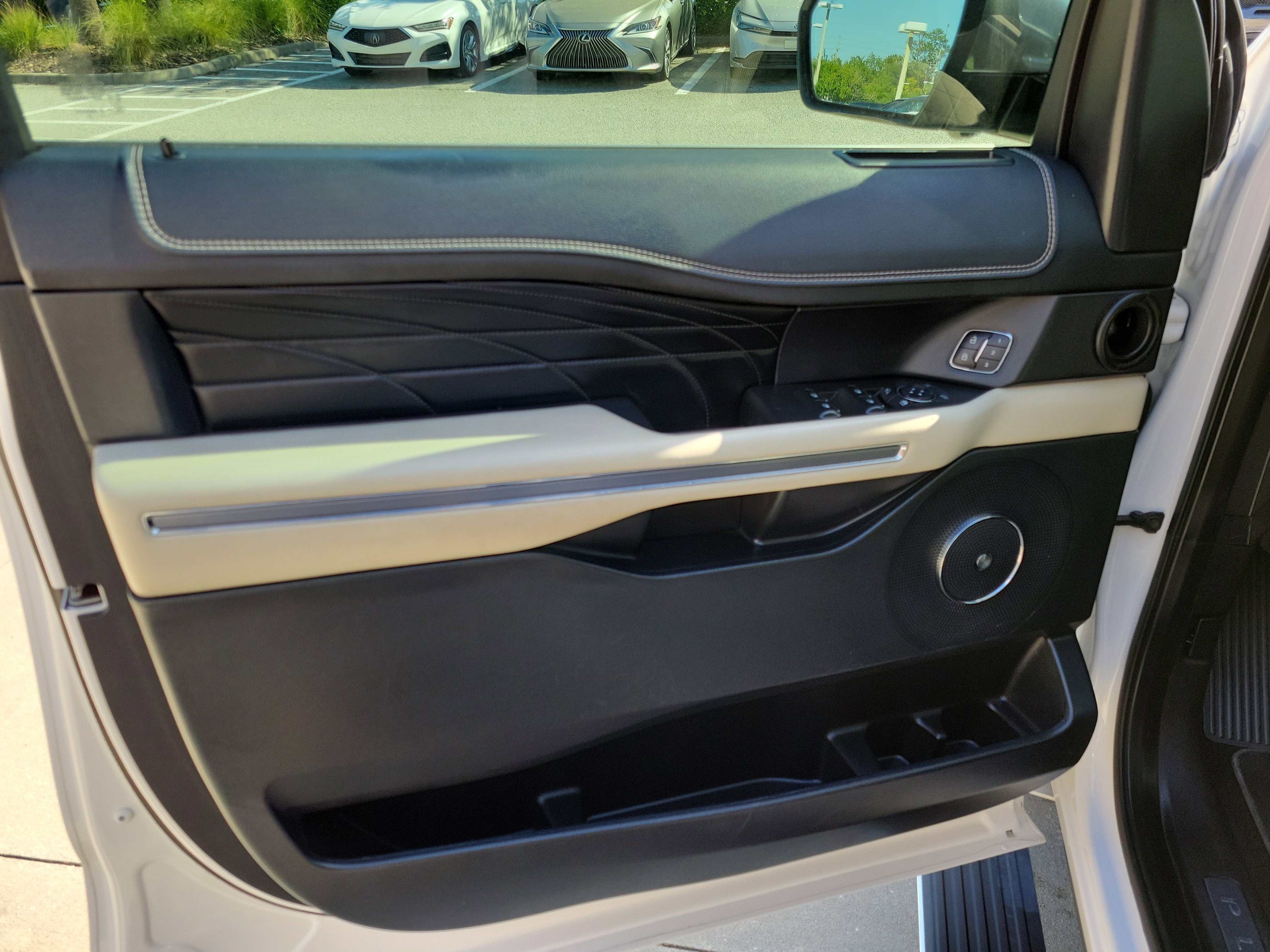 Used 2019 Ford Expedition Platinum RWD image 10