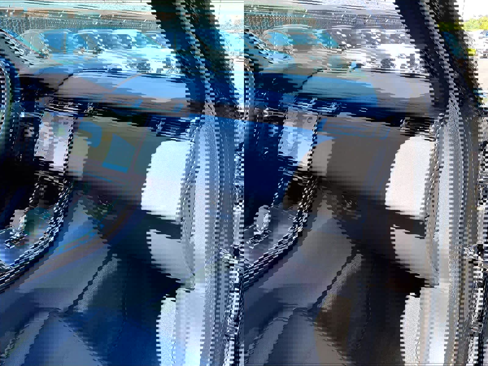 Used 2026 Land Rover Range Rover Velar Dynamic SE image 18