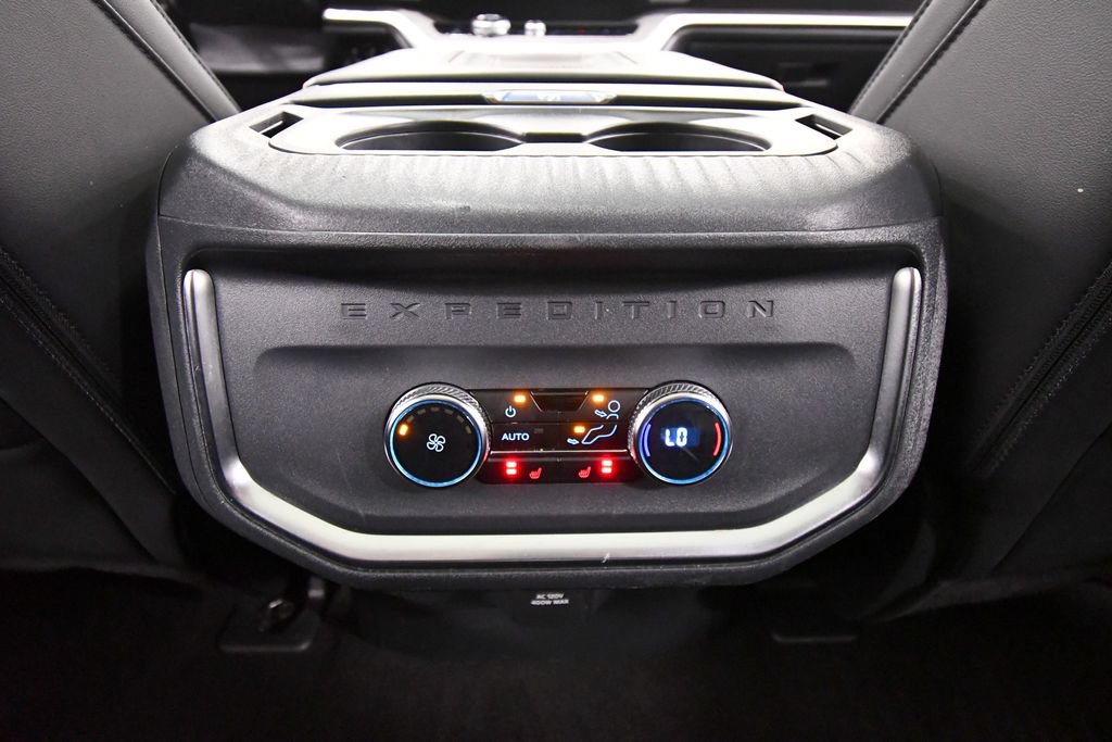 Used 2025 Ford Expedition Tremor AWD/4WD image 17