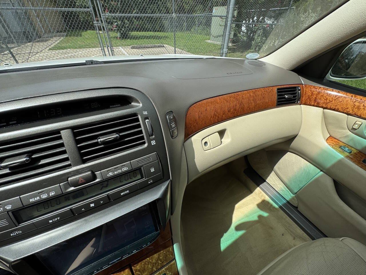 Used 2004 Lexus LS 430 RWD image 22