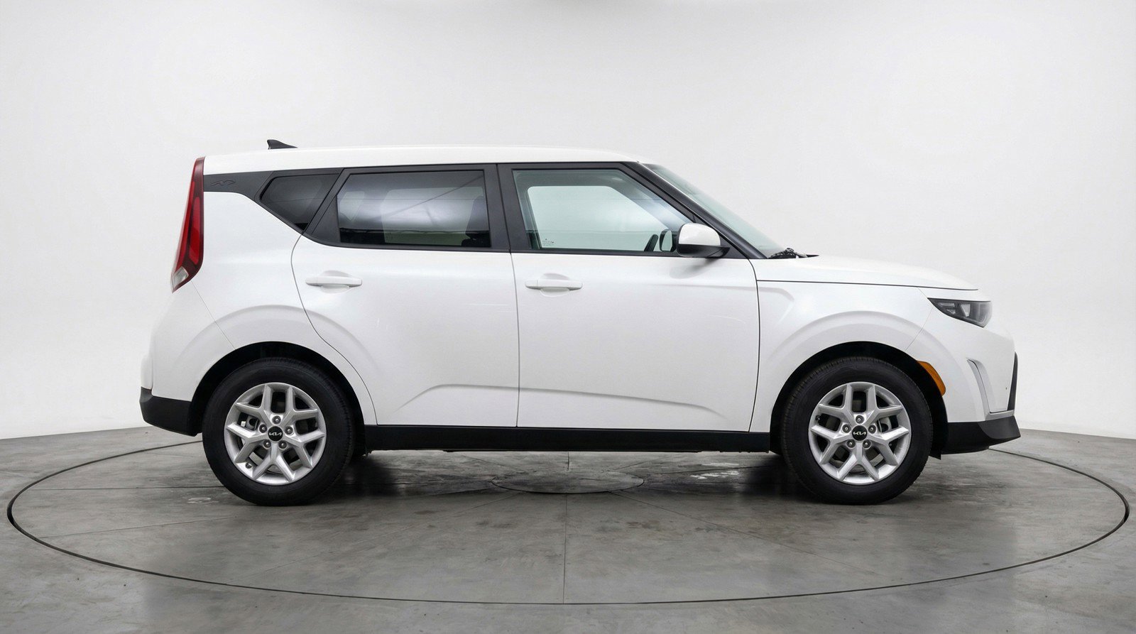 Used 2025 Kia Soul LX w/ LX Technology Package image 11