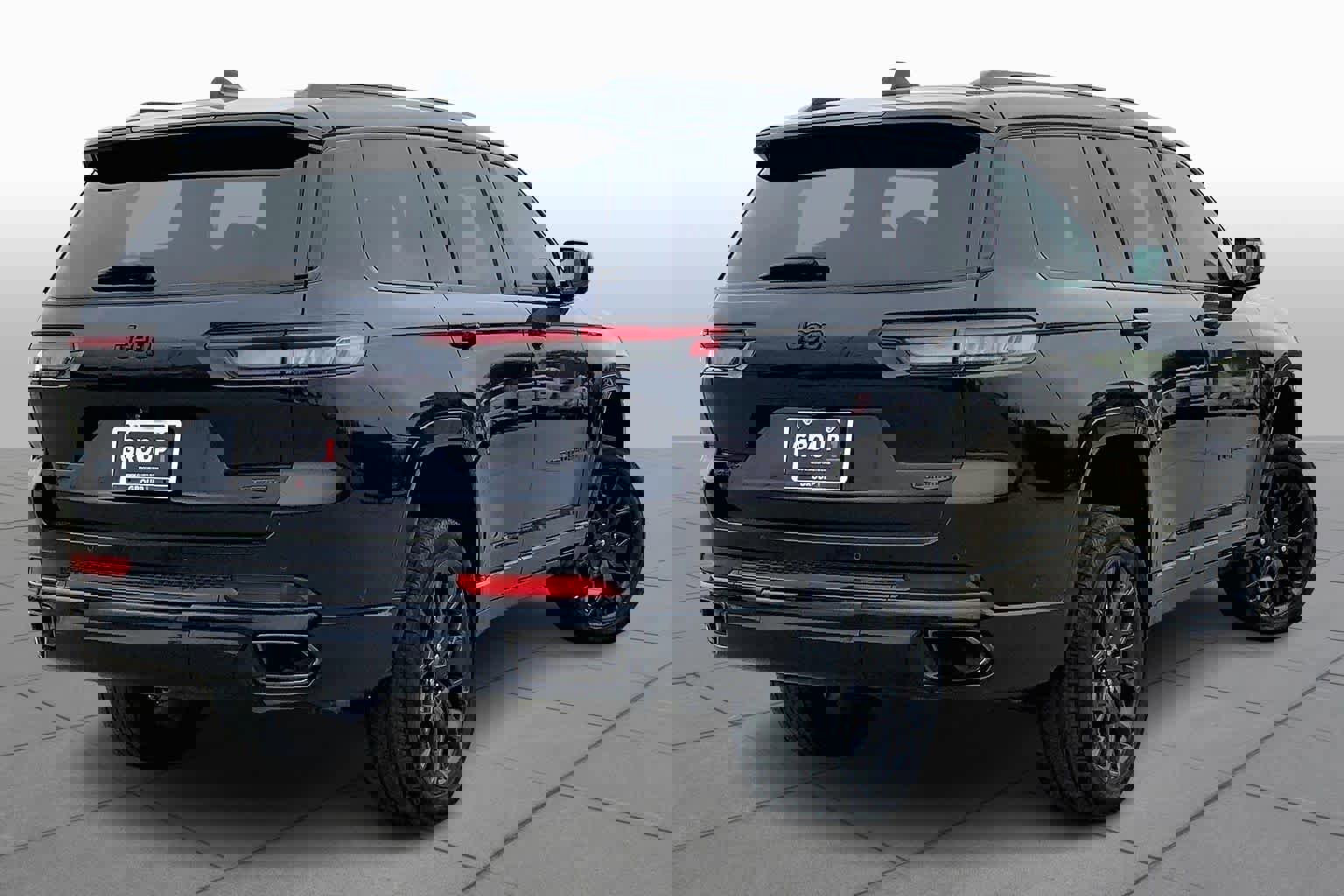 Used 2024 Jeep Grand Cherokee L Summit w/ High Altitude Package image 13