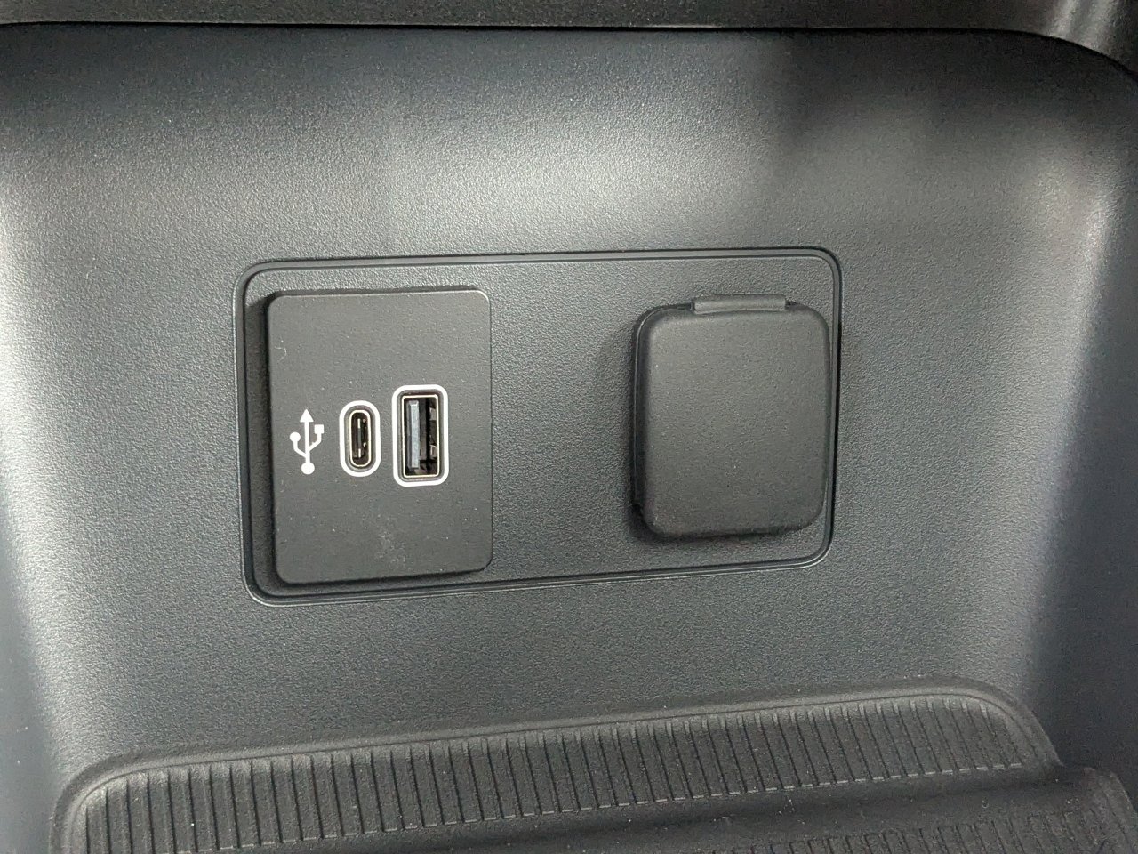 New 2026 Ford Explorer ST-Line w/ ST-Line Street Pack image 29