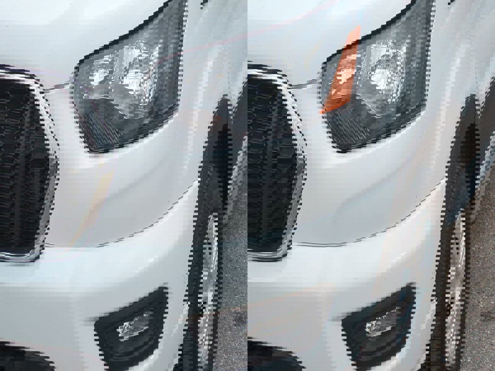 Used 2023 Ford Transit 350 XLT image 11