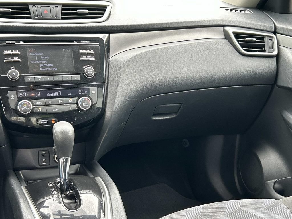 Used 2015 Nissan Rogue SV FWD image 23