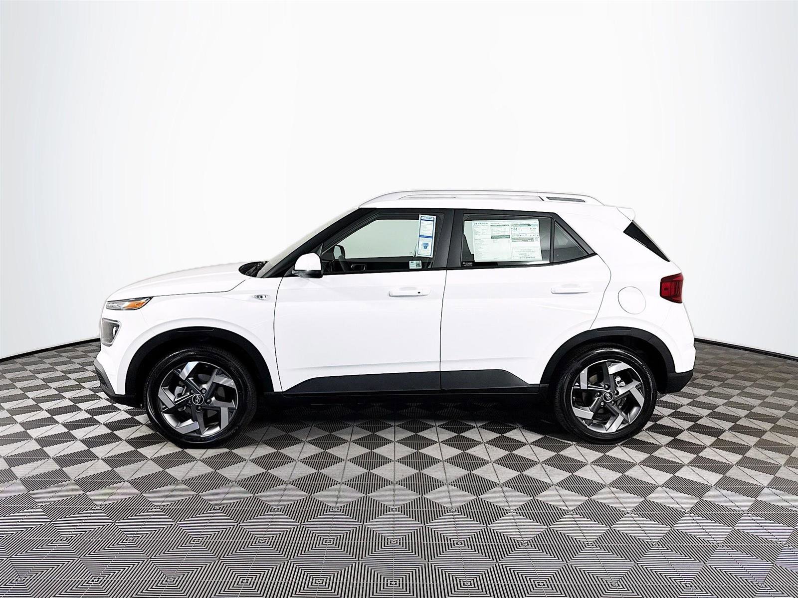 New 2025 Hyundai Venue SEL image 4