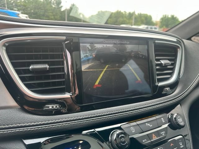 Used 2019 Chrysler Pacifica Limited w/ S Appearance Package FWD image 34