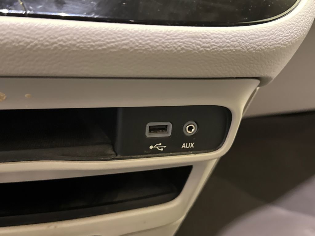 Used 2017 Chrysler Pacifica Touring image 30