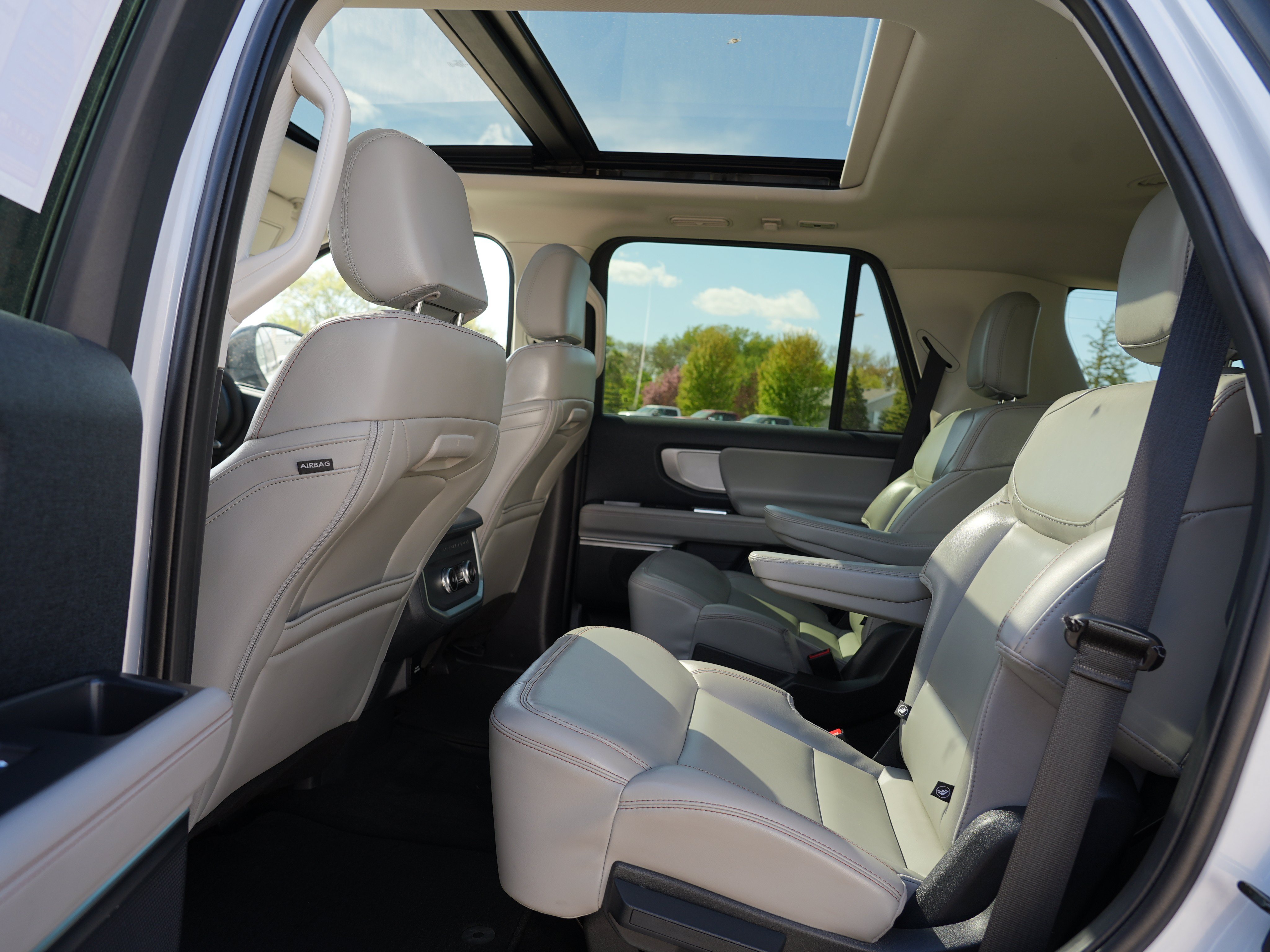 Used 2025 Ford Expedition Active AWD/4WD image 20