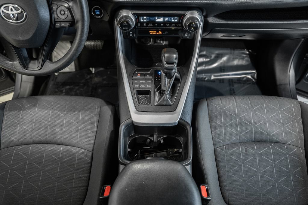 Used 2022 Toyota RAV4 XLE image 22