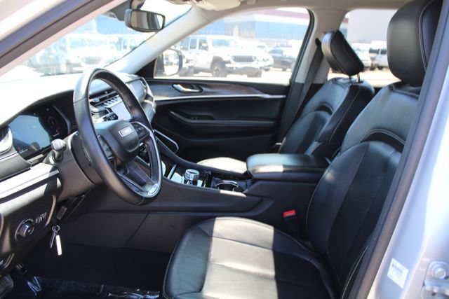 Used 2021 Jeep Grand Cherokee L Limited AWD/4WD image 38