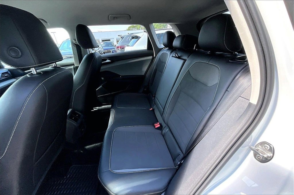 Certified 2022 Volkswagen Taos SE image 17