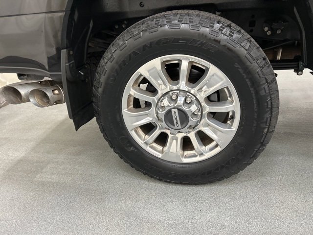 Used 2022 Ford F350 Limited image 34