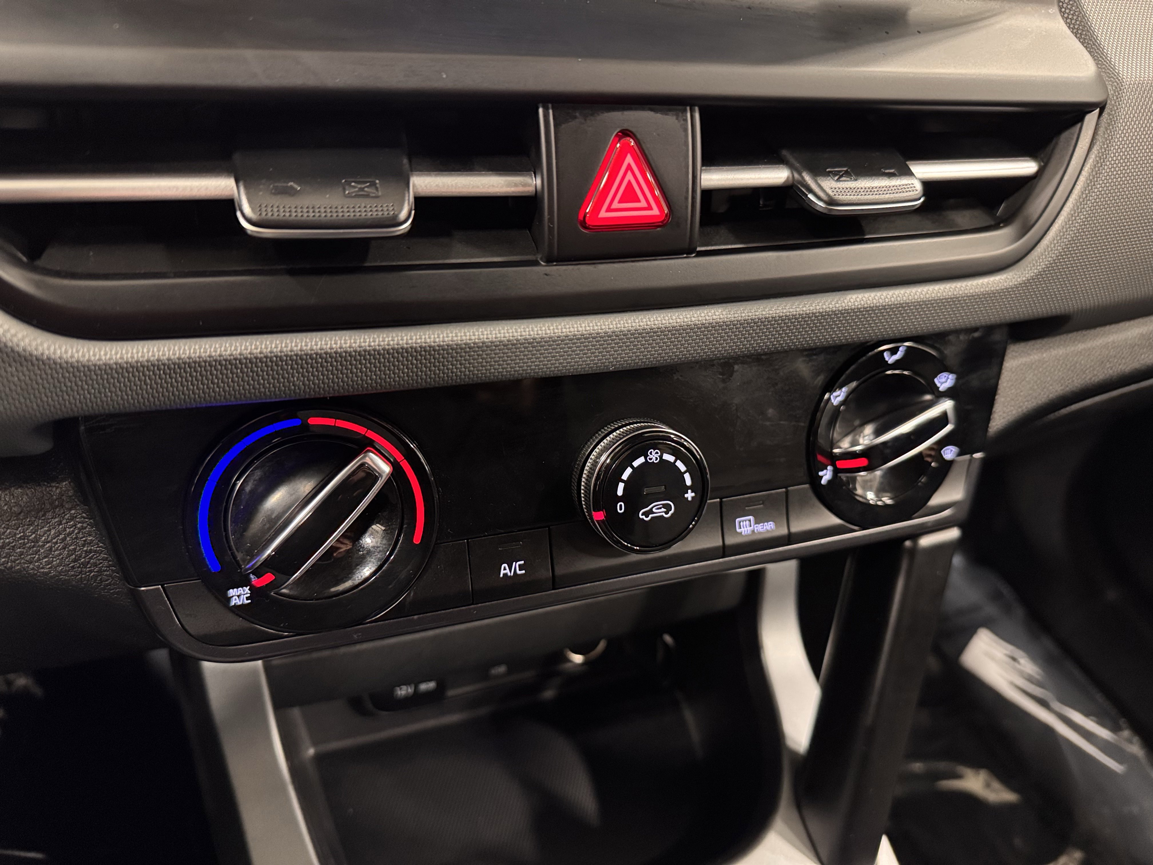 Certified 2025 Kia Seltos LX image 8