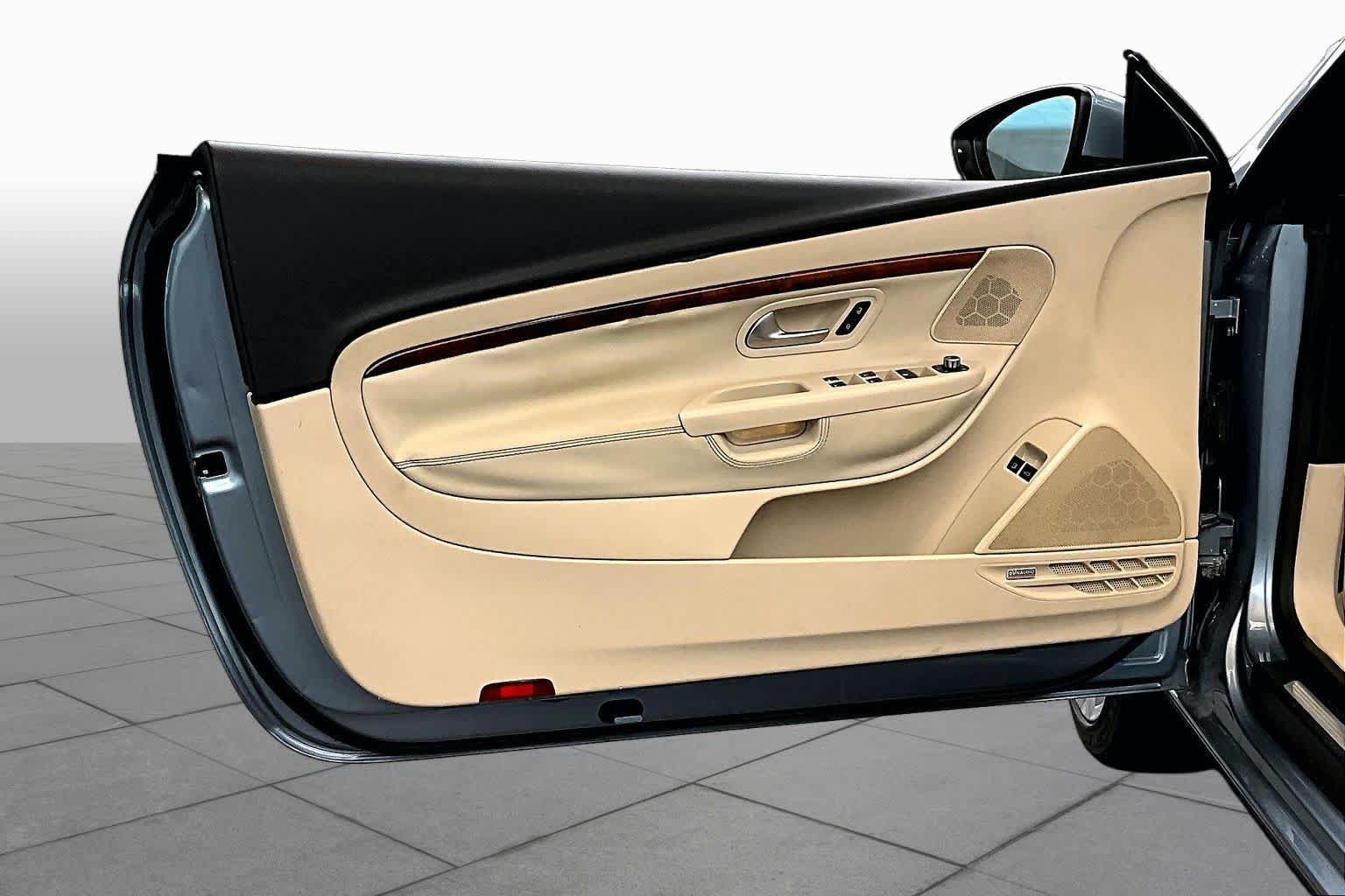 Used 2012 Volkswagen Eos Executive FWD image 20