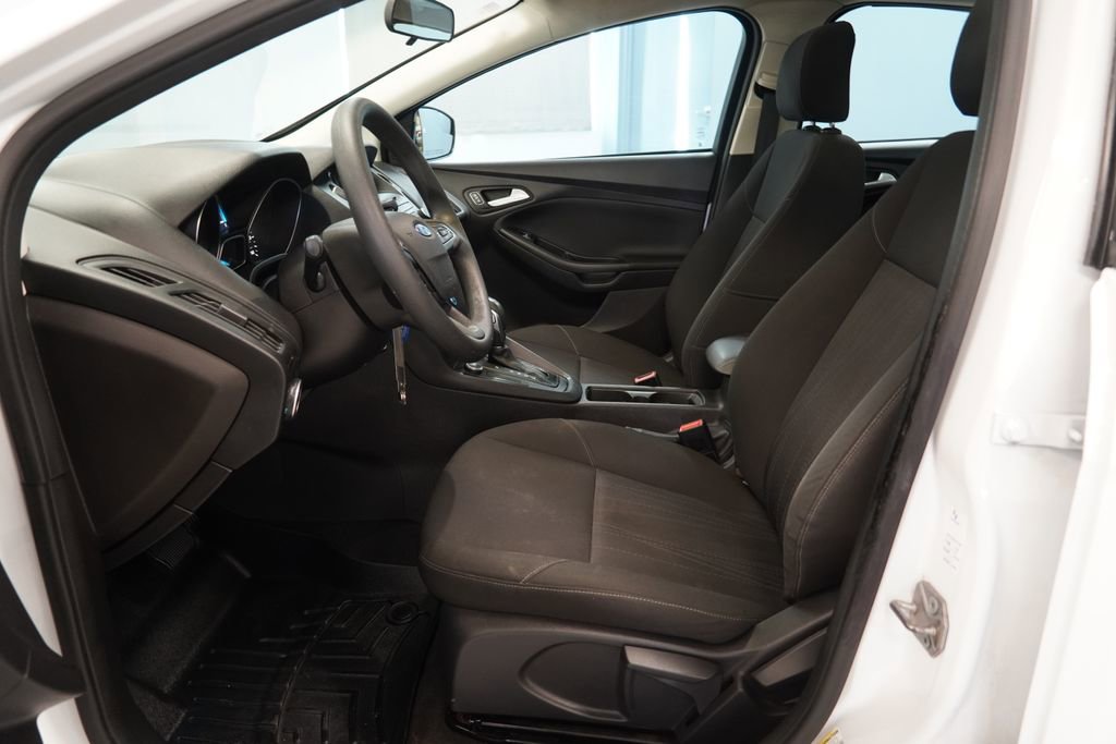 Used 2015 Ford Focus SE FWD image 6