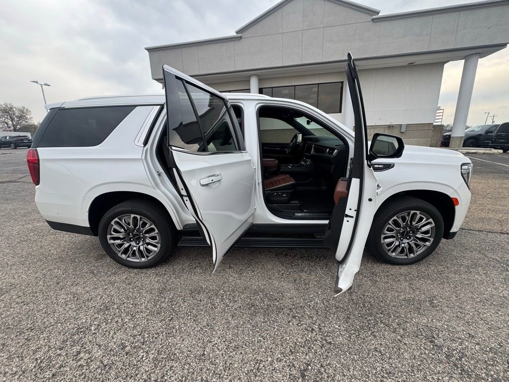 Used 2024 GMC Yukon Denali Ultimate image 8