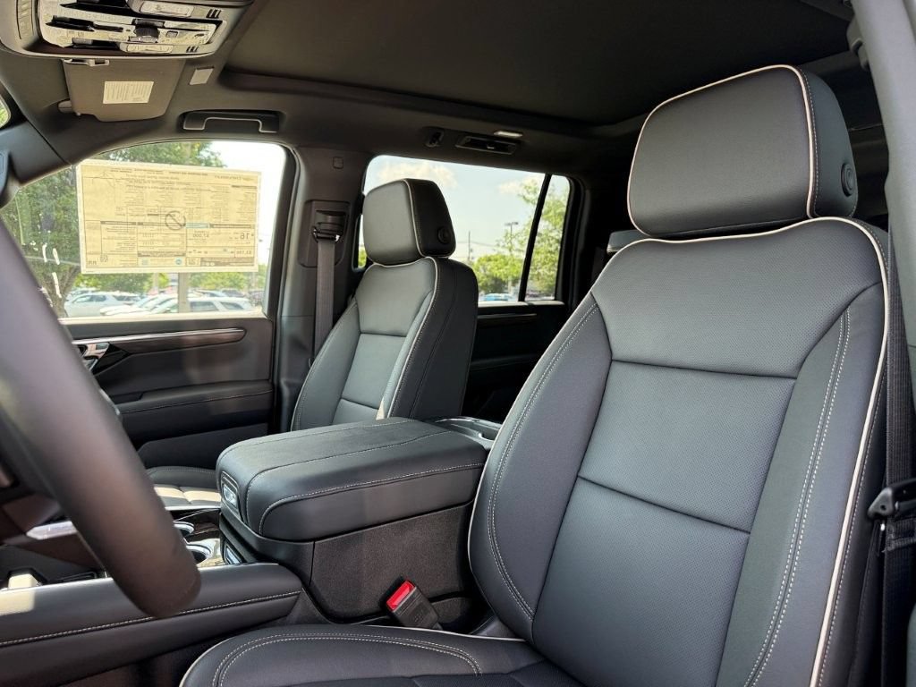 New 2026 Chevrolet Suburban Premier w/ Sun And Tow Package AWD/4WD image 14