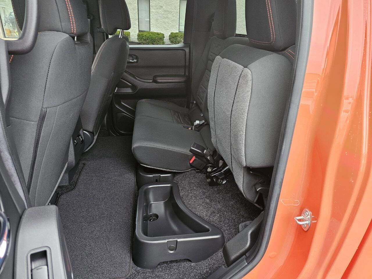 Used 2025 Nissan Frontier PRO-4X w/ Pro Convenience Package image 26