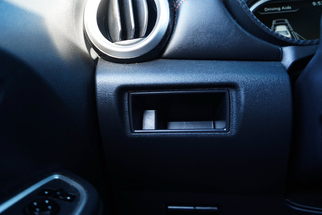 Used 2020 Nissan Versa SR w/ Convenience Package FWD image 30