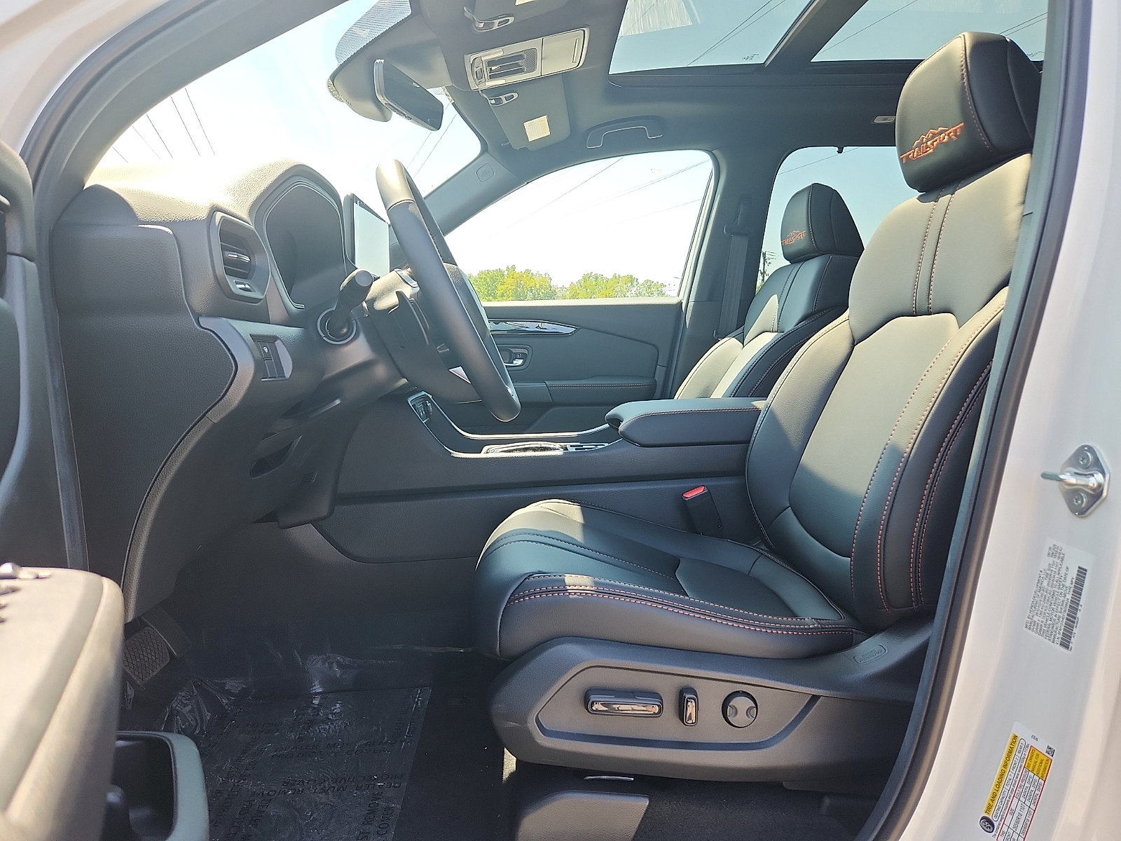 New 2026 Honda Pilot TrailSport image 10