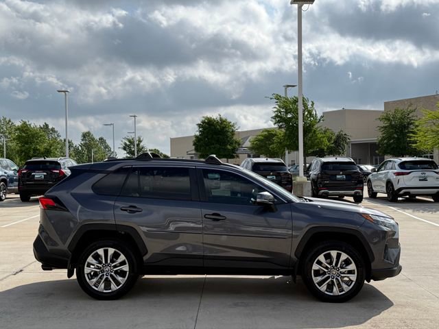 Used 2025 Toyota RAV4 XLE Premium image 5