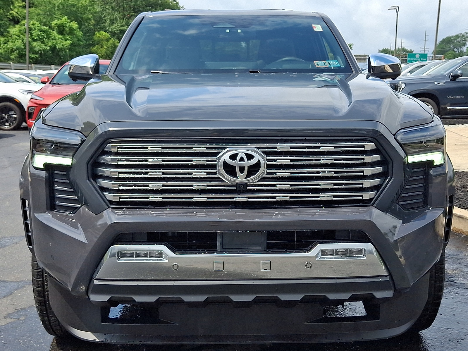 Used 2025 Toyota Tacoma Limited AWD/4WD image 2
