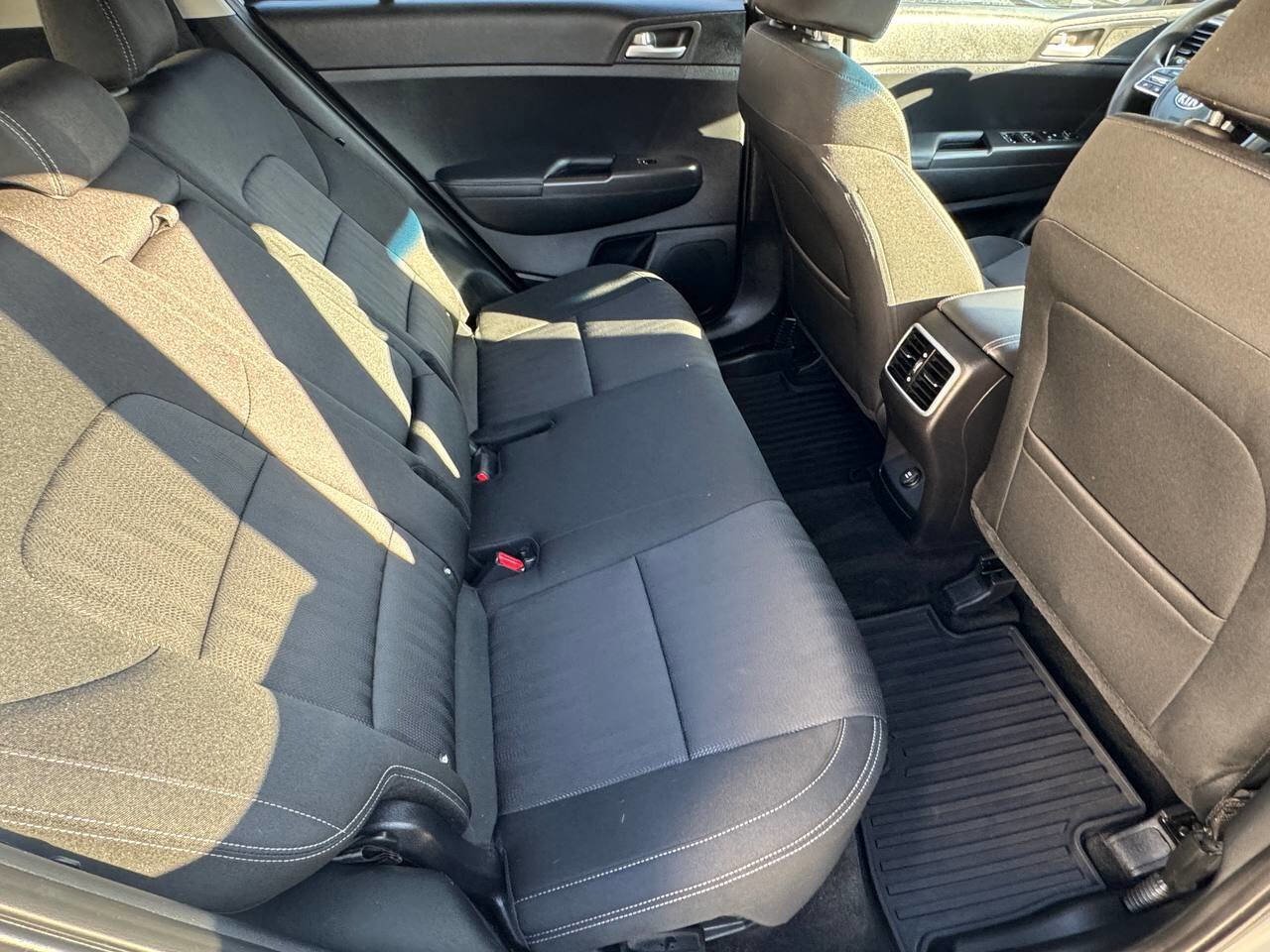 Used 2021 Kia Sportage LX image 18