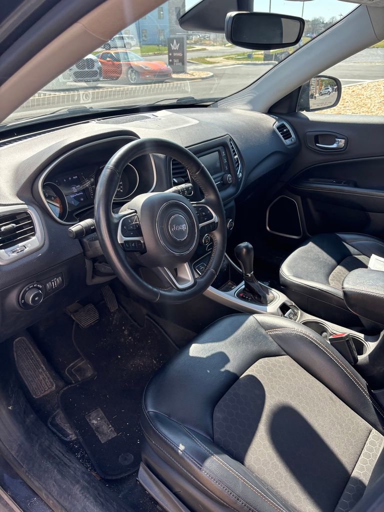 Used 2017 Jeep Compass Latitude image 5