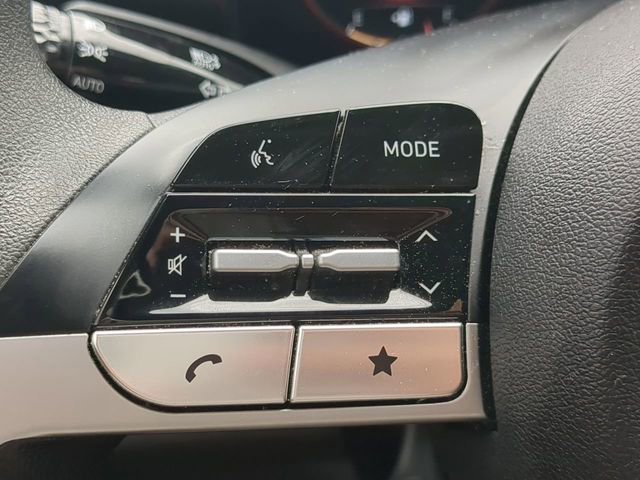 Used 2024 Hyundai Elantra SEL FWD image 22