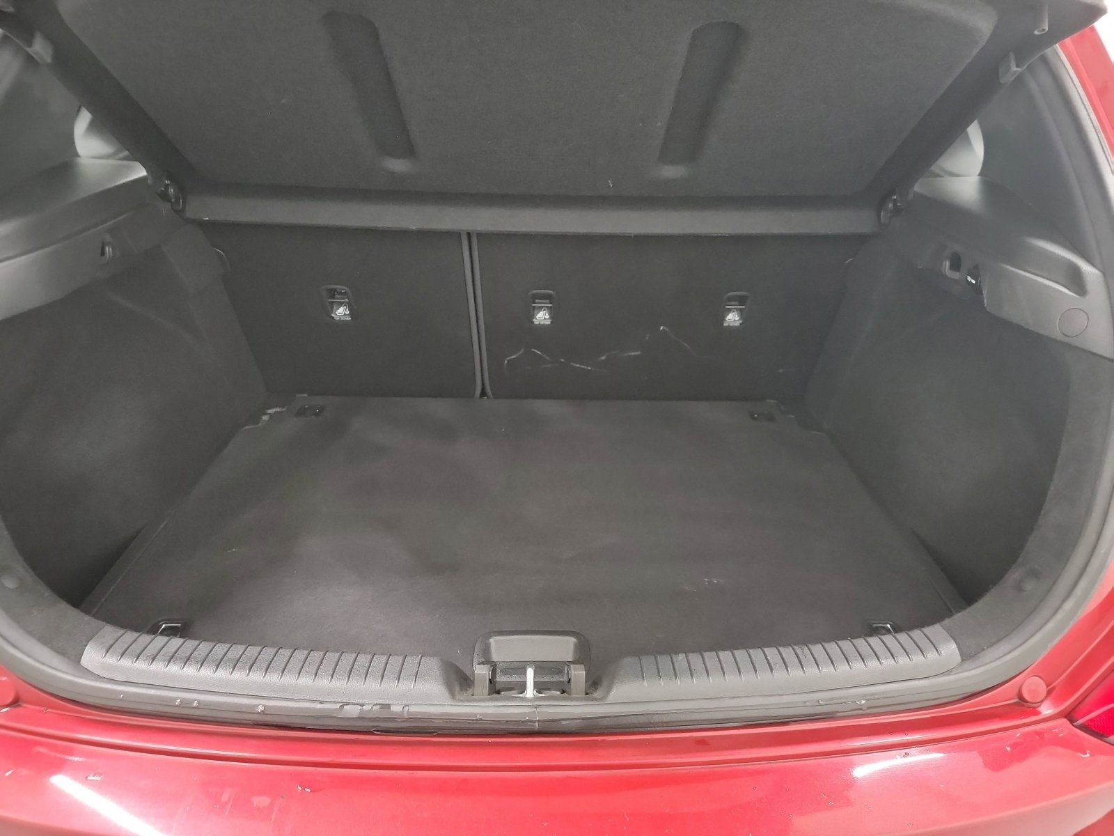 Used 2018 Hyundai Elantra GT image 25