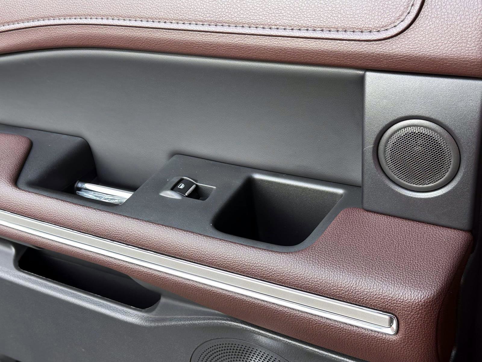 Used 2024 Ford Expedition Limited image 20