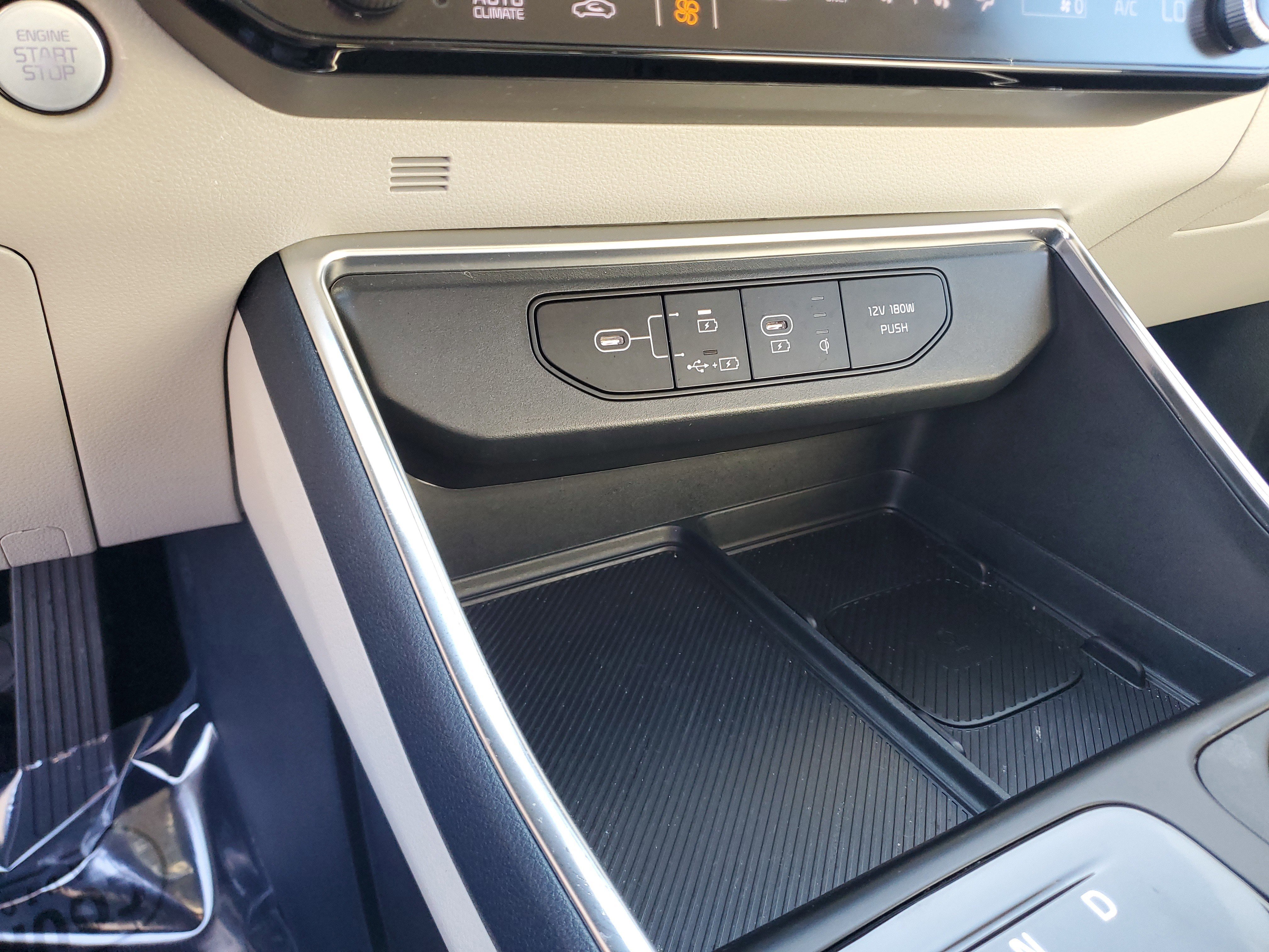 Certified 2025 Kia Carnival SX w/ SX Dark Edition Package image 22