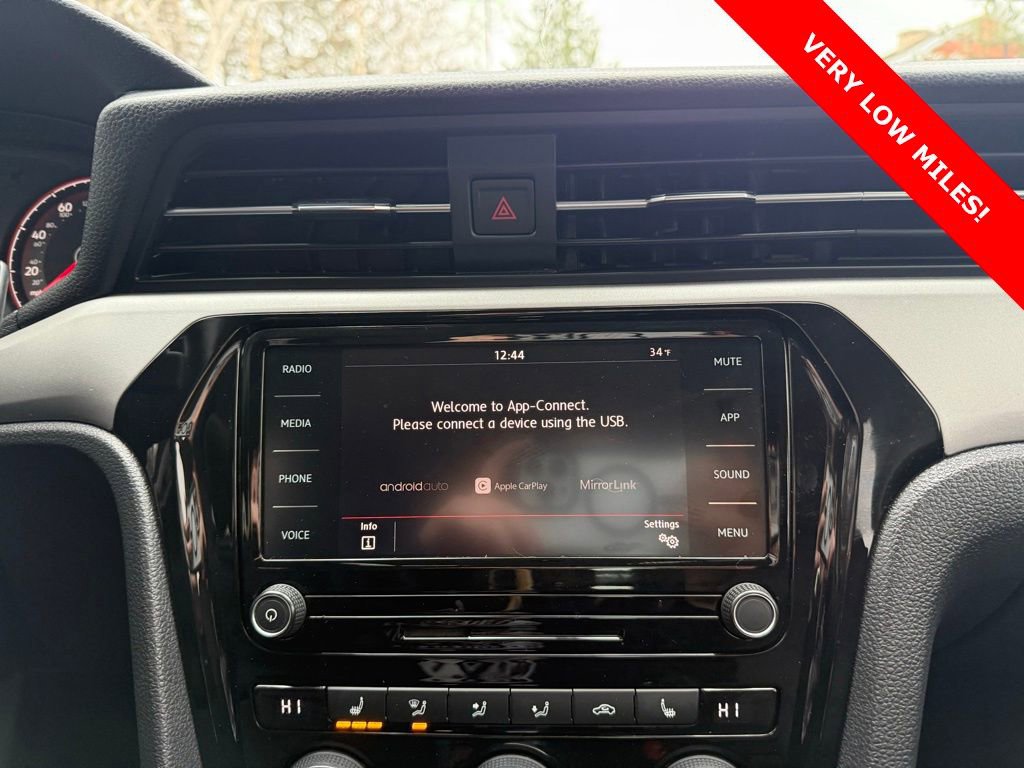 Used 2021 Volkswagen Passat 2.0T SE image 30