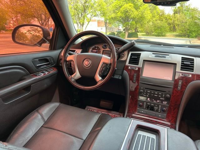 Used 2013 Cadillac Escalade EXT Premium image 29