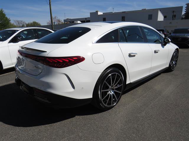 Certified 2023 Mercedes-Benz EQS 580 4MATIC Sedan w/ Exclusive Trim Package image 4