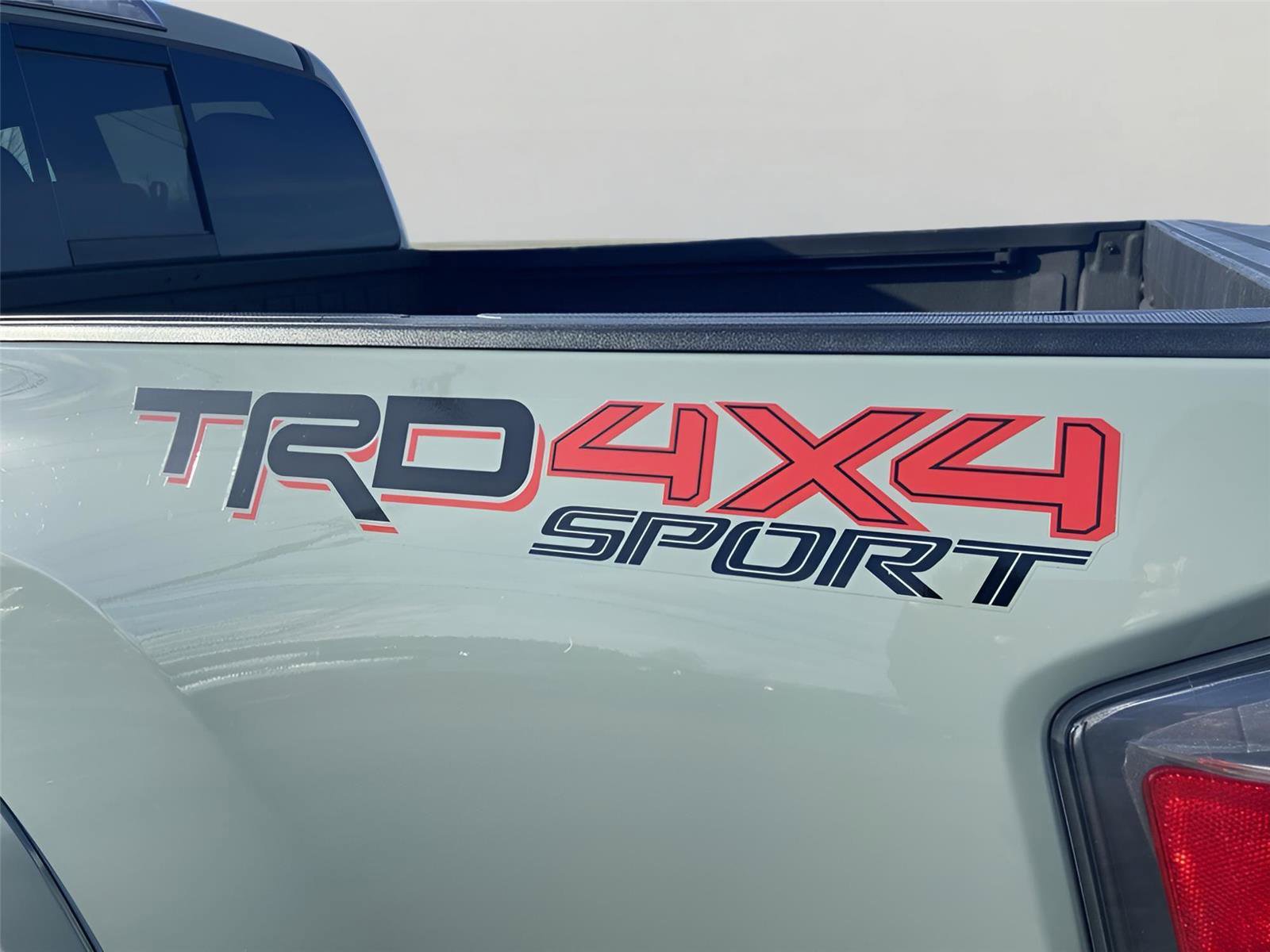 Used 2022 Toyota Tacoma TRD Sport image 13