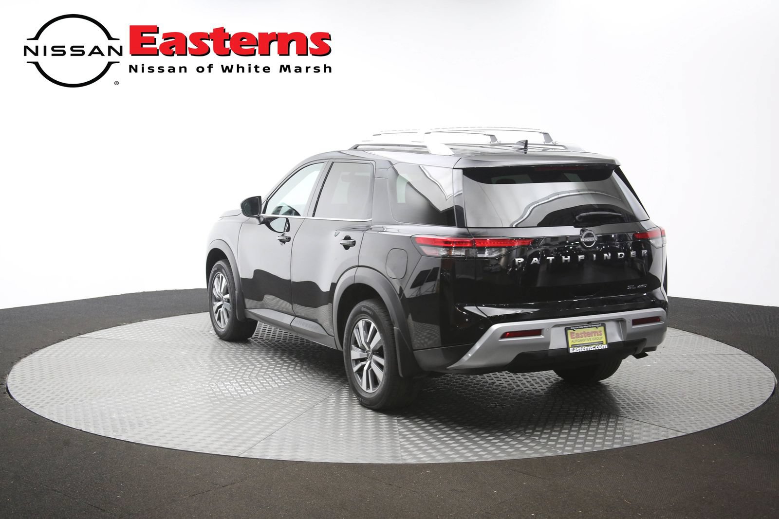 Used 2023 Nissan Pathfinder SL AWD/4WD image 65