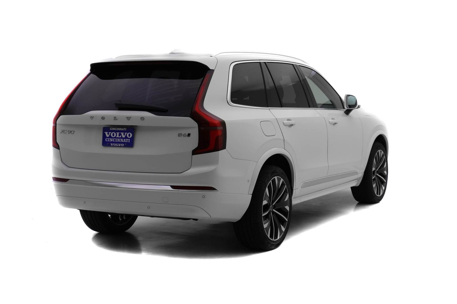 New 2026 Volvo XC90 B6 Ultra w/ Protection Package image 4